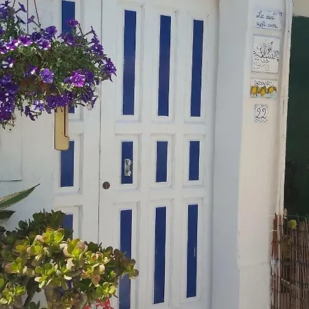 La Casa Sugli Archi 3* Ponza